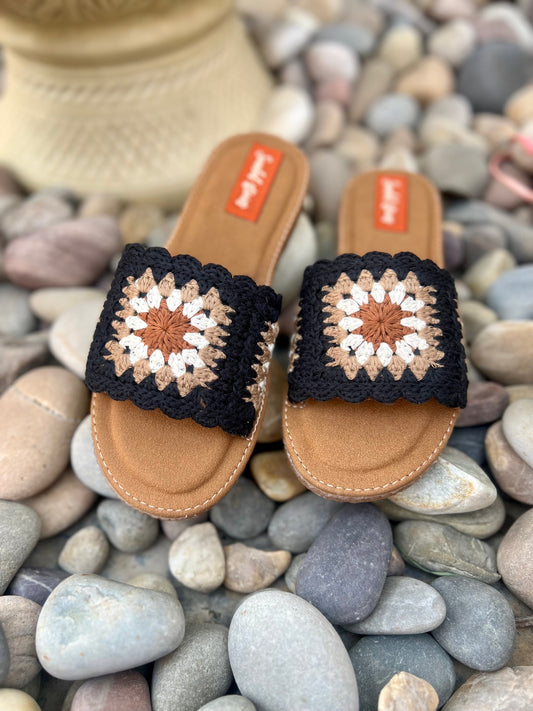 Noor Crochet Comfort Flats - Midnight Black Beige Sandal Stories