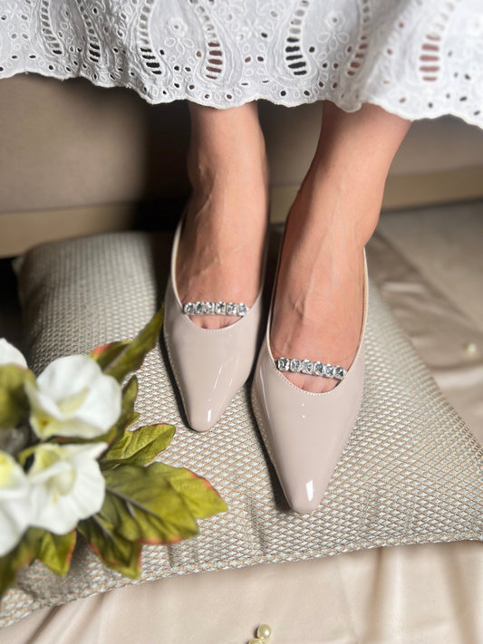 Elegant Nude Slingback Kitten Heels Sandal Stories