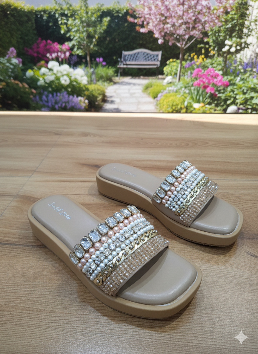 Sitara Aura Chain Comfort Wedges