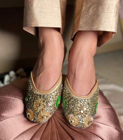 Kundan Handcrafted Punjabi Jutti