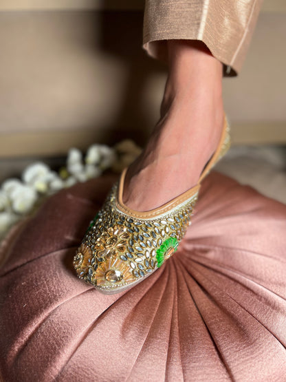 Kundan Handcrafted Punjabi Jutti