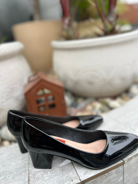 Midnight Gloss Block Heels Sandal Stories