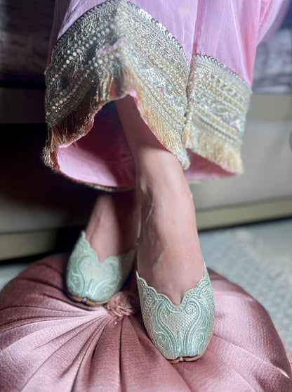 Zari Sitara Juttis