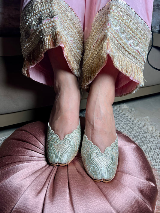Zari Sitara Juttis