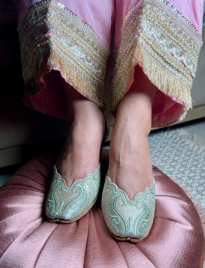 Zari Sitara Juttis