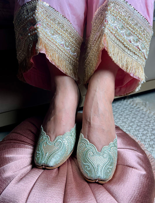 Zari Sitara Juttis