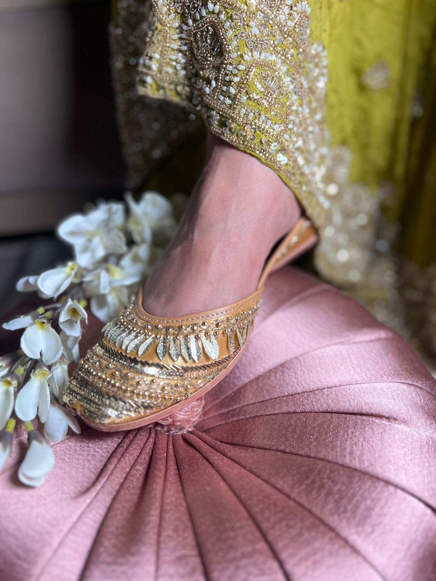 Golden Sequin Embellished Jutti