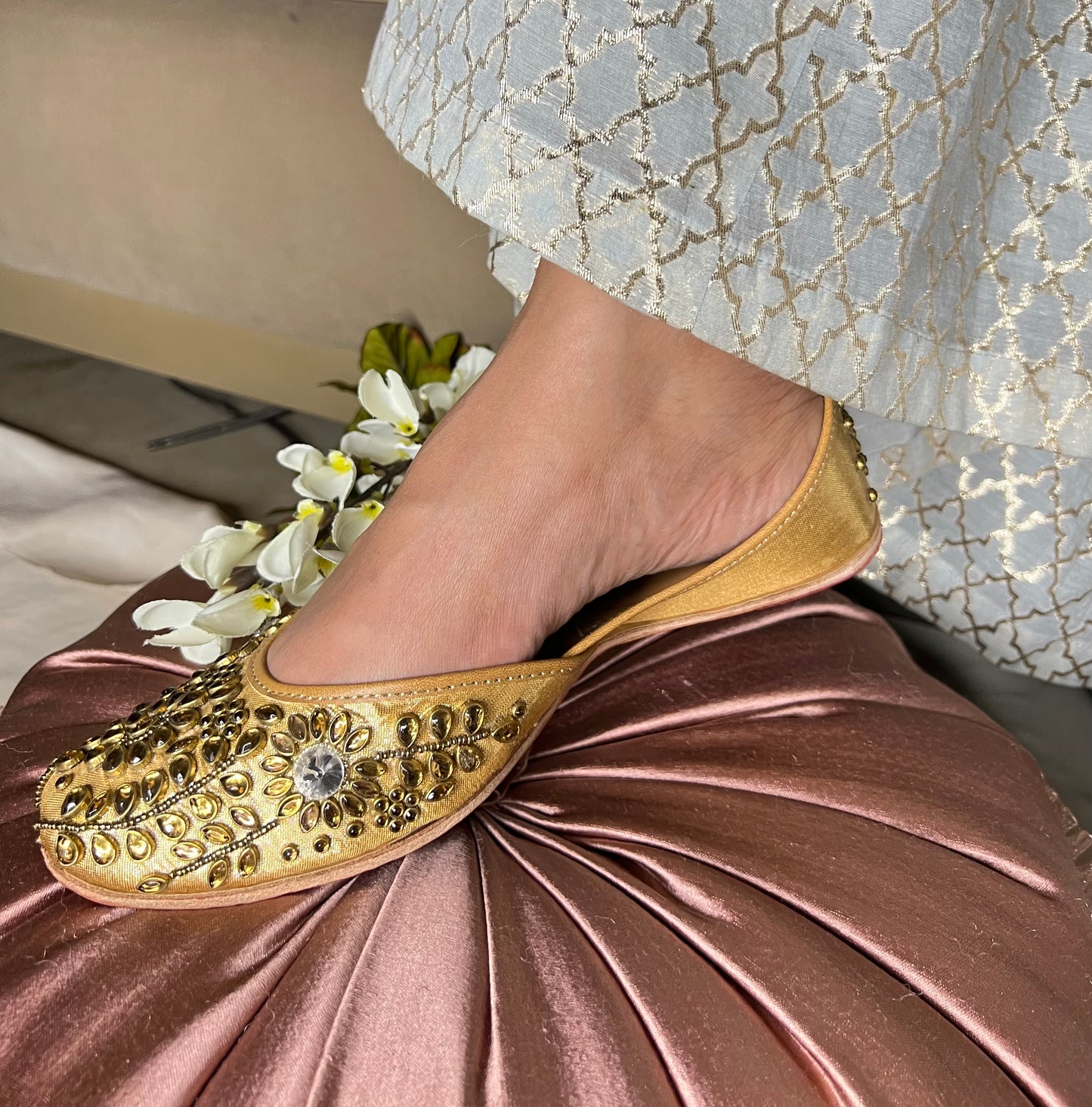 Golden Glam Kundan Juttis