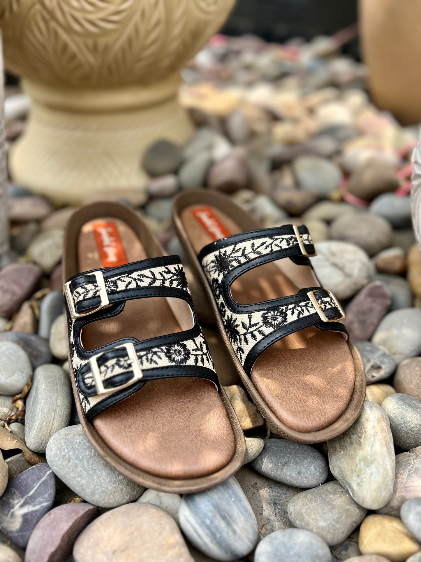 Urban Grove – Comfort Sliders Sandal Stories