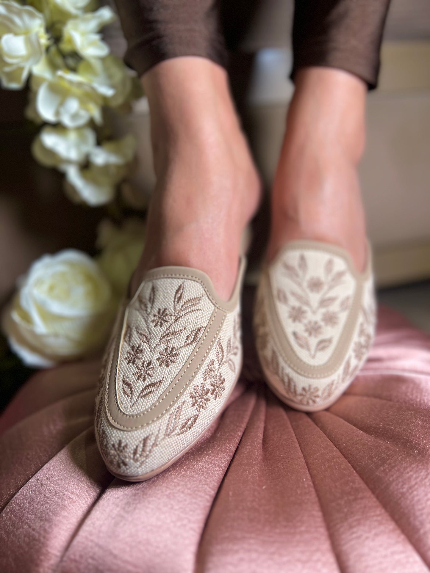 Kashmiri Beige Floral 1 Inch Wedges