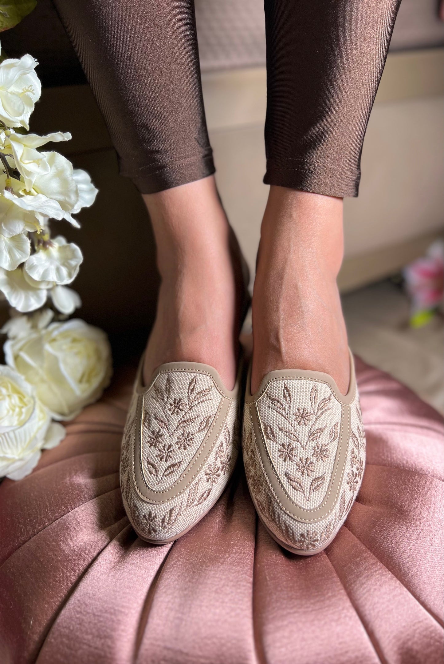 Kashmiri Beige Floral 1 Inch Wedges