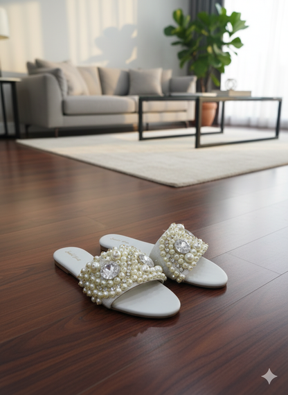 Aura Pearl Prism White Slides