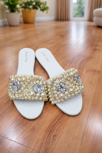 Aura Pearl Prism White Slides